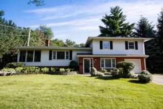 60 Sheridan Ave, Willowbrook IL  60514-1427 exterior