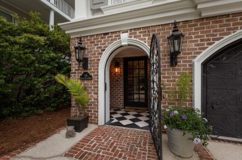 44 Morgan Place Dr, Isle Of Palms, SC 29451-2742