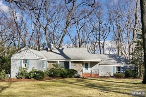 769 Upper Blvd, Ridgewood, NJ 07450-1124