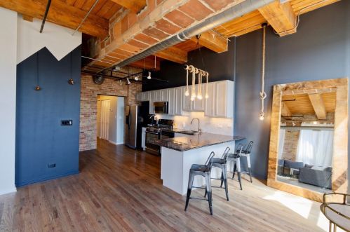 2310 Canal St, Chicago, IL 60616-2017