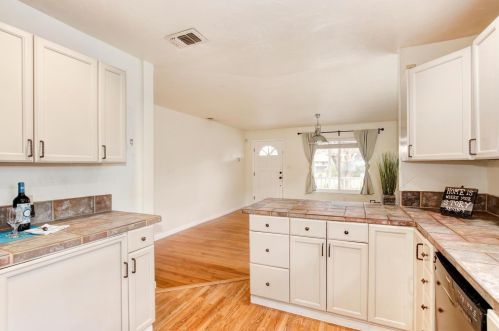8960 Central Ave, Citrus Heights CA  95662-4102 exterior