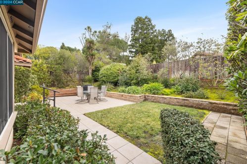 404 Saddlebrook Ln, Concord CA  94523-1614 exterior