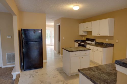 6241 Crooked Crk Ln, Rex GA 30273-5012 exterior