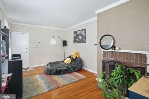 1336 Lombard St, Philadelphia PA  19147-1004 exterior