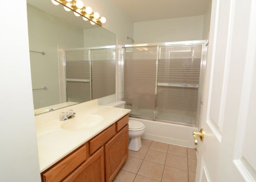 1198 Knollwood Dr, Carol Stream IL  60188-2943 exterior