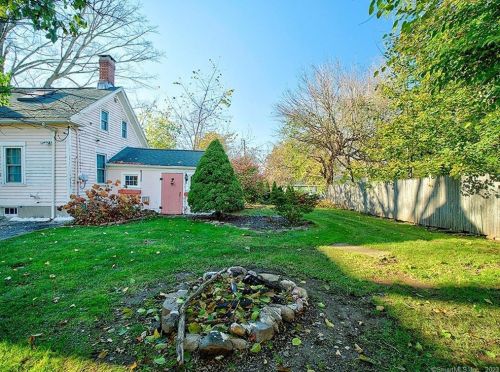 114 Spring St, Cheshire CT  06410-2720 exterior