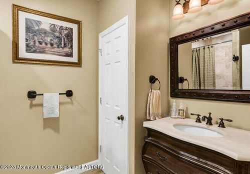 15 Pegasus Dr, Tinton Falls NJ 07724-2875 exterior