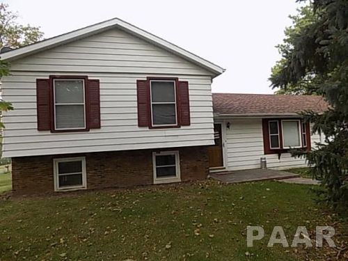 111 Country Lake Dr, Pekin IL  61554-9218 exterior