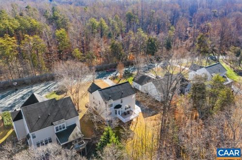 445 Pleasant Pl, Charlottesville, VA 22911-2211