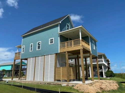 25131 Sausalito Dr, Galveston, TX 77554-6908