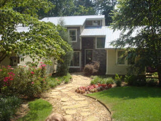 4105 Brookview Dr, Atlanta, GA 30339-4603