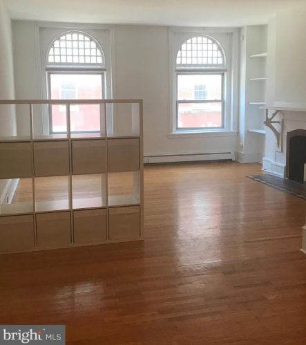 240 13th St, Philadelphia PA  19107-5667 exterior