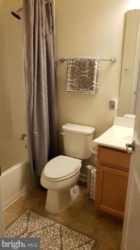 6 Sundance Dr, Trenton NJ 08619-3968 exterior