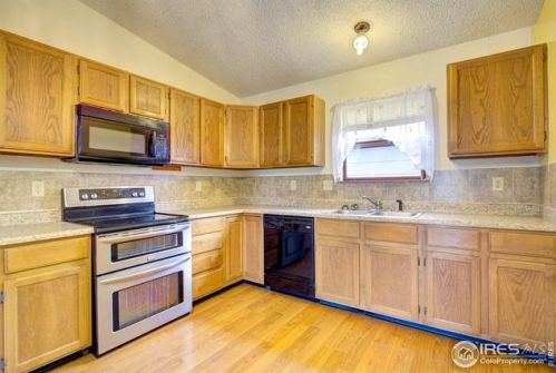 2713 Susan Dr, Loveland, CO 80537-6803