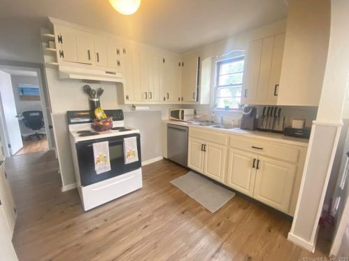 52 Raymond Ter, Norwalk CT  06855-1302 exterior