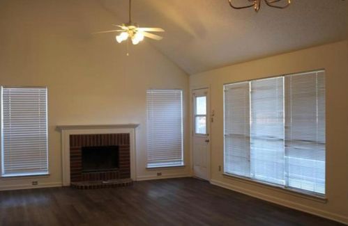909 Winterstone Dr, Lewisville, TX 75067-6135