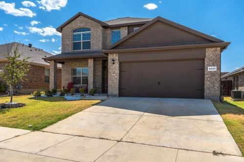 8437 Comanche Springs Dr, Fort Worth, TX 76131-4538