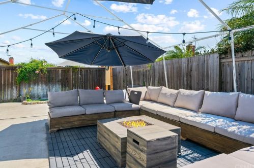 4200 Alderdale Ave, Anaheim CA  92807-2837 exterior