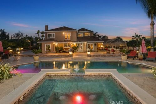 18003 Green Orchard Pl, Riverside CA  92508-8743 exterior