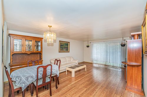 4744 Kenneth Ave, Chicago, IL 60630-4070