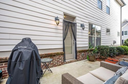 1705 Whitfield Parc Cir, Smyrna GA 30080-2204 exterior