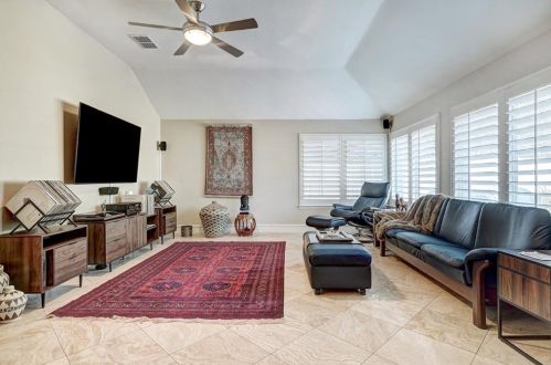 6408 Convict Hill Rd, Austin TX  78749-2348 exterior