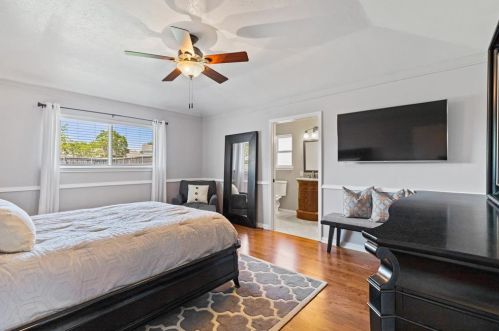 1801 Kensington Dr, Carrollton TX 75007-2463 exterior