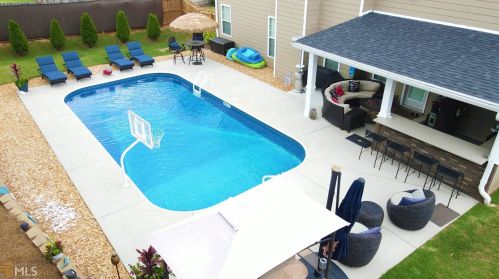 55 Grand Oak Dr, Jefferson, GA 30549-5444