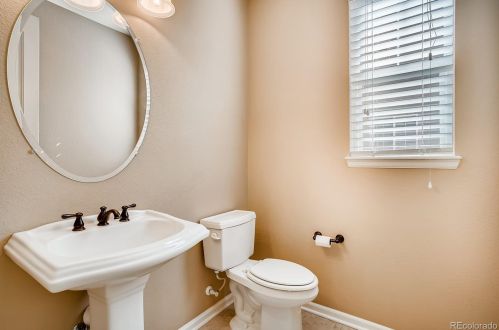 4836 Riviera Way, Aurora CO 80015-4708 exterior