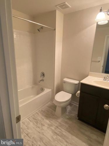 118 Un Rdg Dr, Charles Town WV 25414-4937 exterior