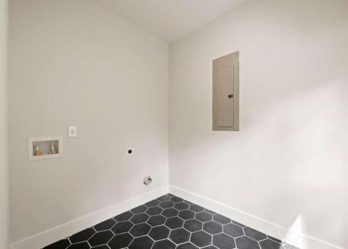 790 Knox Dr, Atlanta GA  30315-6810 exterior