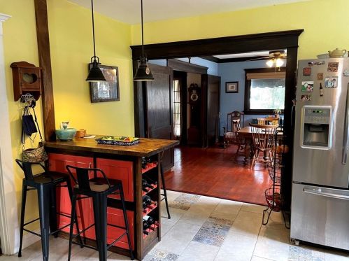 5625 Magnolia Ave, Riverside CA  92506-1822 exterior