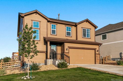 4820 Versailles St, Denver CO  80015-6801 exterior