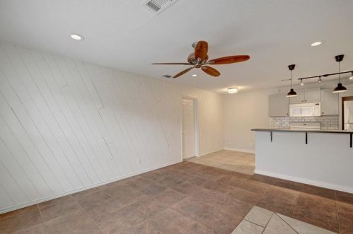 2302 Barton Skwy, Austin TX  78704-4704 exterior