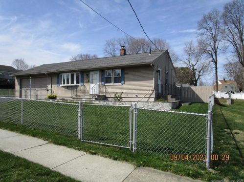 34 Dale Dr, Milford, CT 06461-1907