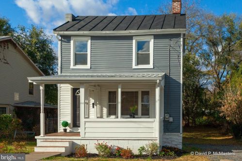 420 North St, Charles Town, WV 25414-1806