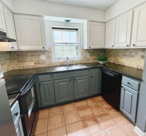 72 Montre Sq, Atlanta, GA 30327-4044