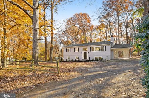 13025 Compton Rd, Clifton, VA 20124-1507