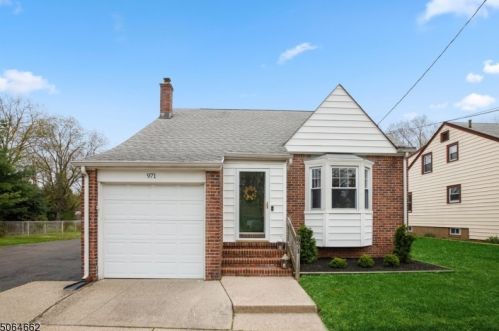 971 Ross St, Rahway, NJ 07065-2151