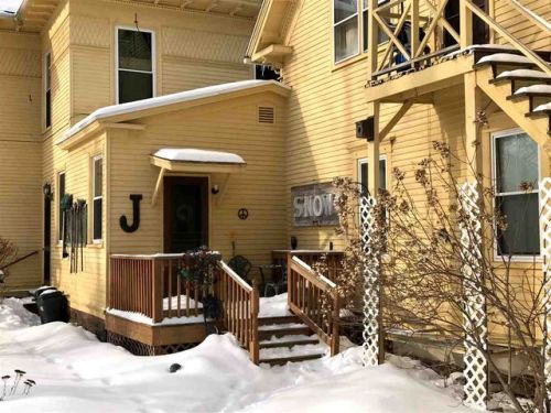 147 Pleasant St, Laconia, NH 03246-3339