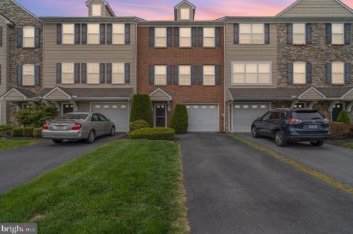 404 Eisenhower Dr, Carlisle, PA 17013-1678