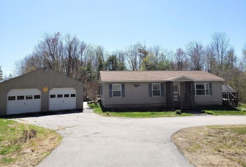 59 Bow Lake Rd, Barnstead, NH 03218-3566