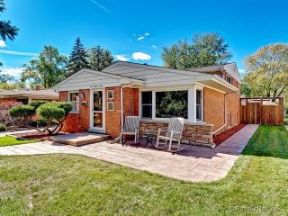 960 Stratford Ave, Elmhurst, IL 60126-5314