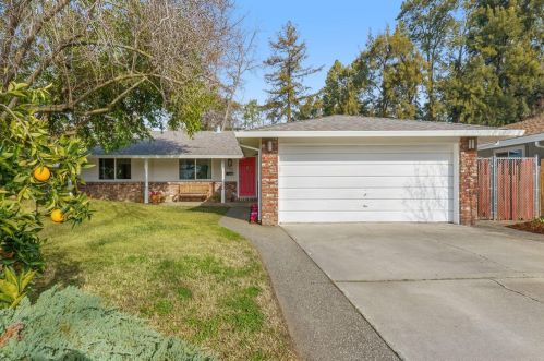 2827 Belhaven Pl, Davis, CA 95618-1611