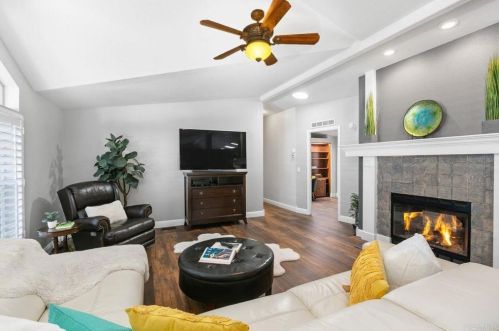 5121 Don Miguel Dr, Carlsbad, CA 92010-3933