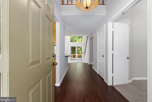 8140 Cliffview Ave, Springfield, VA 22153-2621