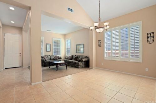 12758 Royal Palm Ln, Riverside CA  92503-7077 exterior