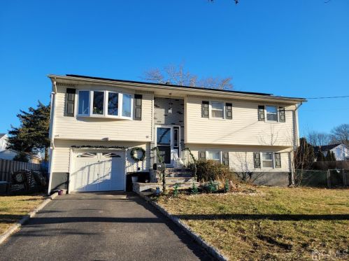 18 Poplar St, Hazlet, NJ 07730-4026