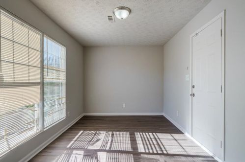 3141 Brk Holw Dr, Rex GA 30273-2422 exterior