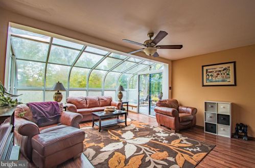 3 Twin Hill Dr, Willingboro, NJ 08046-3737
